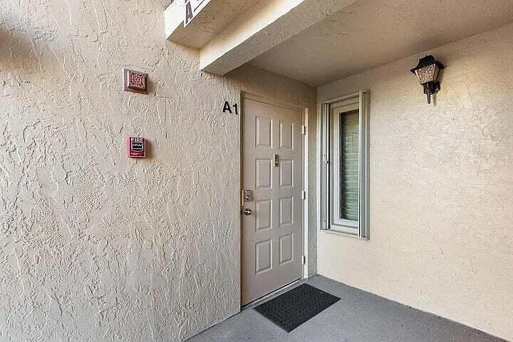 2 bed, 2.0 bath, 1111 sqft, $1,750 — Photo 4