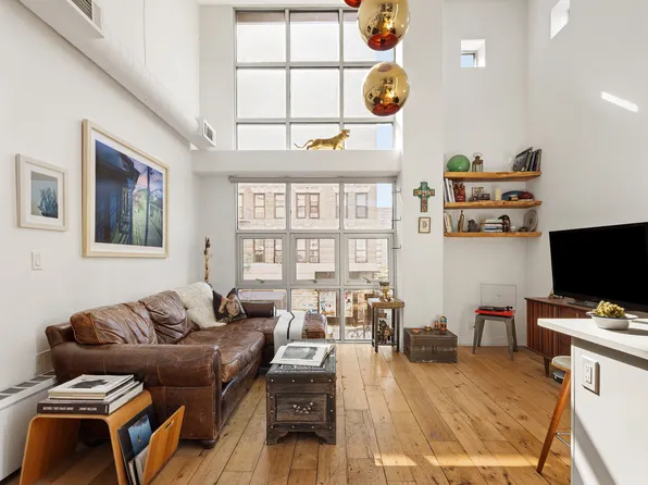 406 Lorimer Street image 1 of 10