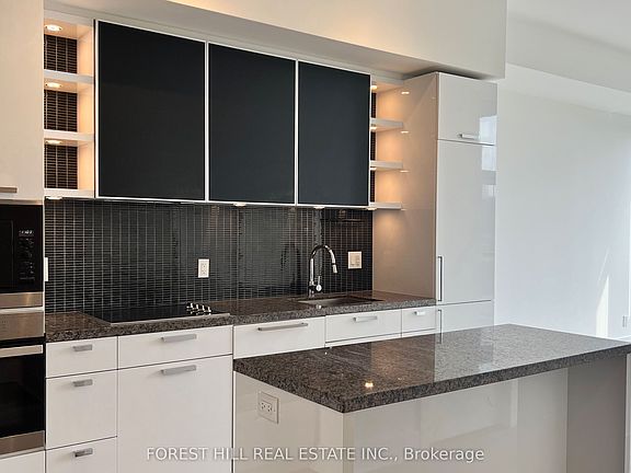 2nd image of 32 Davenport Rd #2105