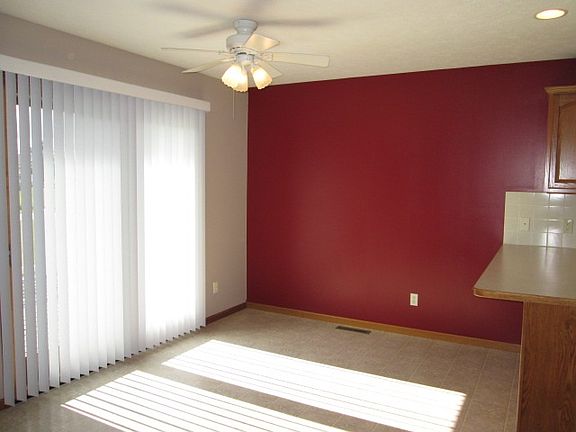 5th image of 1104 E 56th St Unit 9