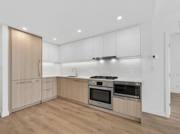 318 Alderson Ave #3108, Coquitlam, BC V3K 1W2