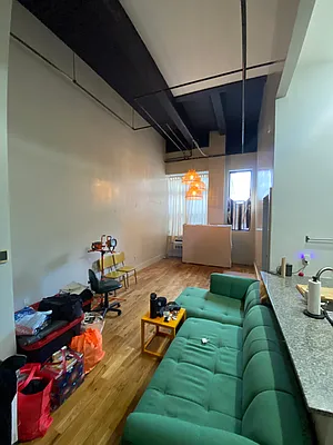 Rented by City Vista Inc | media 33