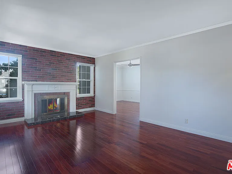 9408 Cattaraugus Ave — Photo 5