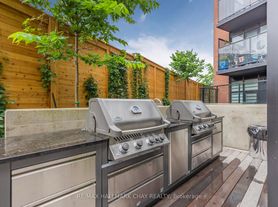 2300 Saint Clair Ave W
