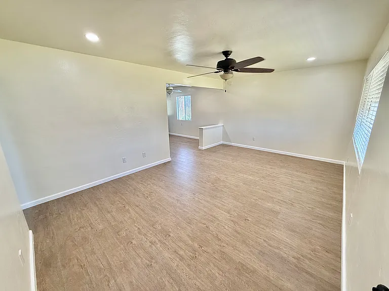 412 Washington Ave — Photo 10