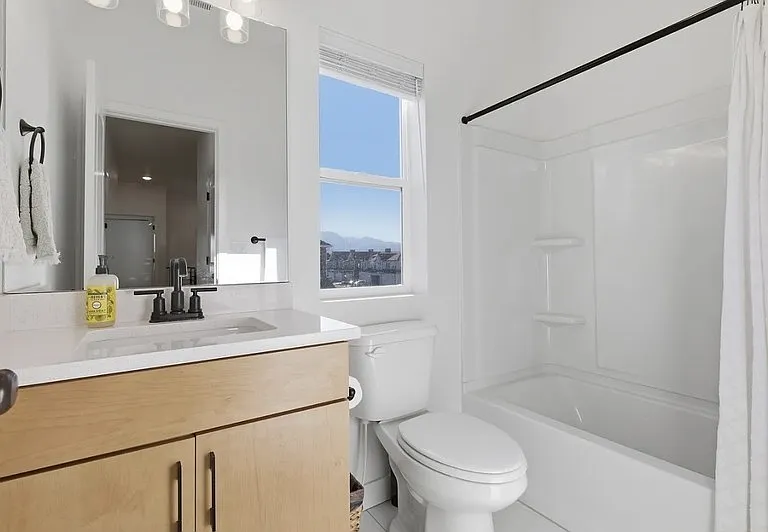 9747 N Ashgrove Ln — Photo 21