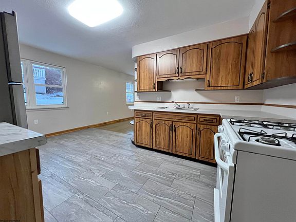 5th image of 803 Airforce Rd