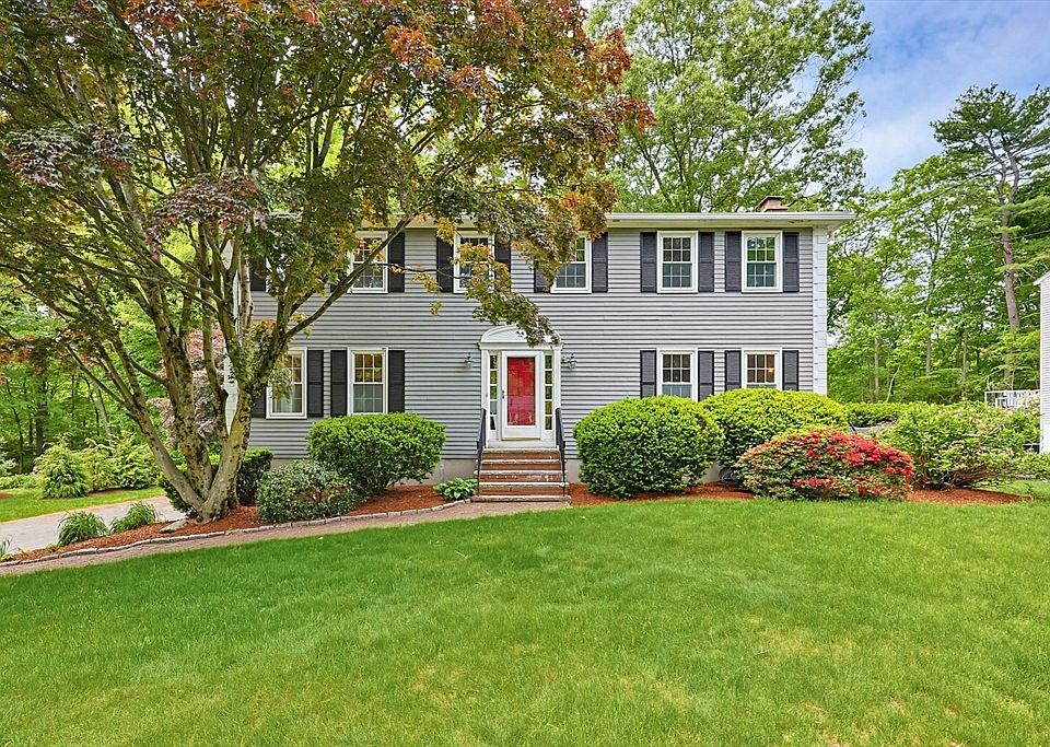1st image of 7 Cahill Park Dr