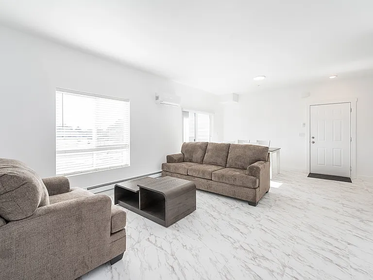 Modern Heights Apartments — Photo 17