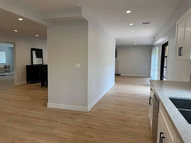 1906 Sherer Ln — Photo 6