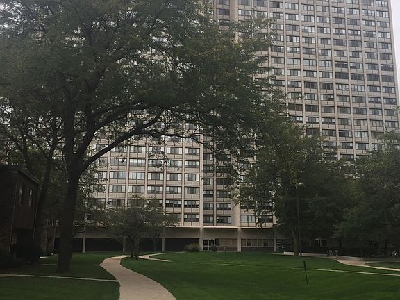 2nd image of 4800 S Lake Park Ave APT 505
