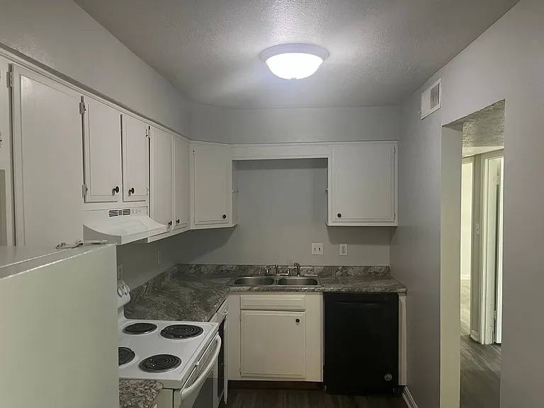 103 Pear Orchard Estates Dr — Photo 3