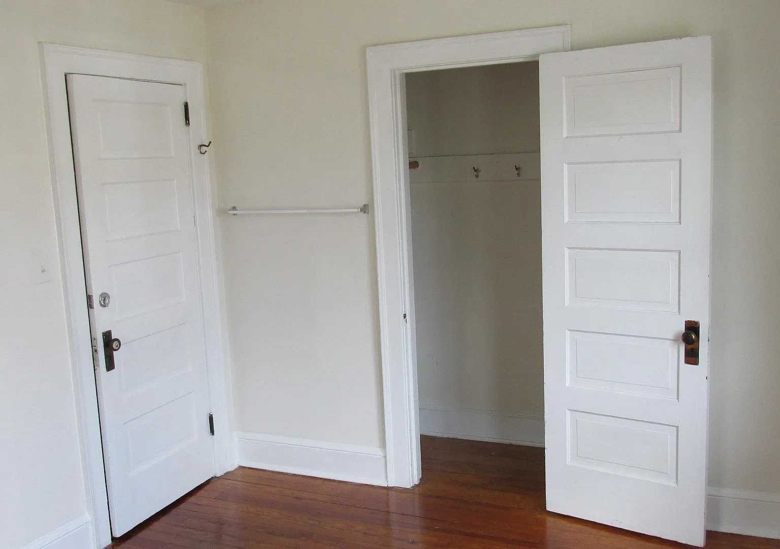 3 bed, 1250 sqft, $3,000 — Photo 1