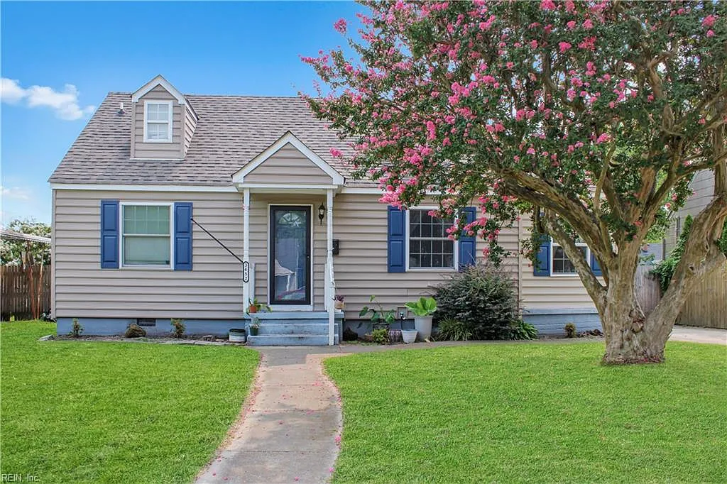 3 bed, 1344 sqft, $2,600 — Photo 1