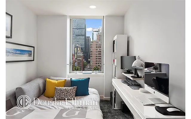 Sold by Douglas Elliman | media 22