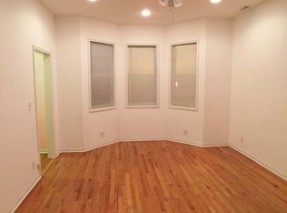 1243 W Roscoe St, Chicago, IL 60657