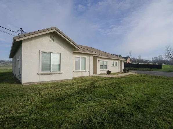 3255 Village Dr, Ione, CA 95640