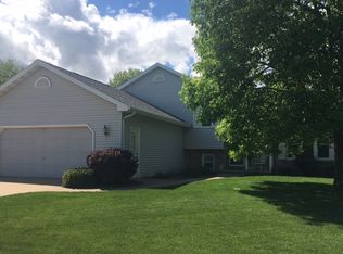 2912 Schaefer Cir, Appleton, WI 54915