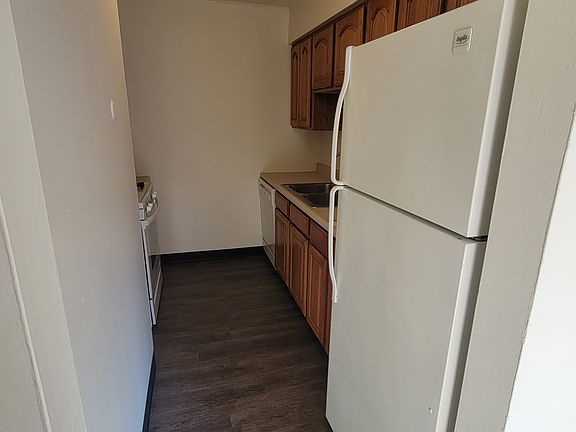 3rd image of 620 Broadhead Ave #75e10e78f