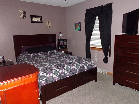 5th image of 126 W Haven Dr
