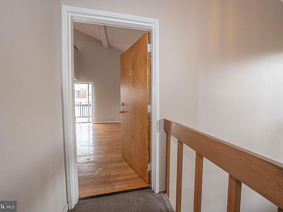3rd image of 300 S Olive St APT 2B