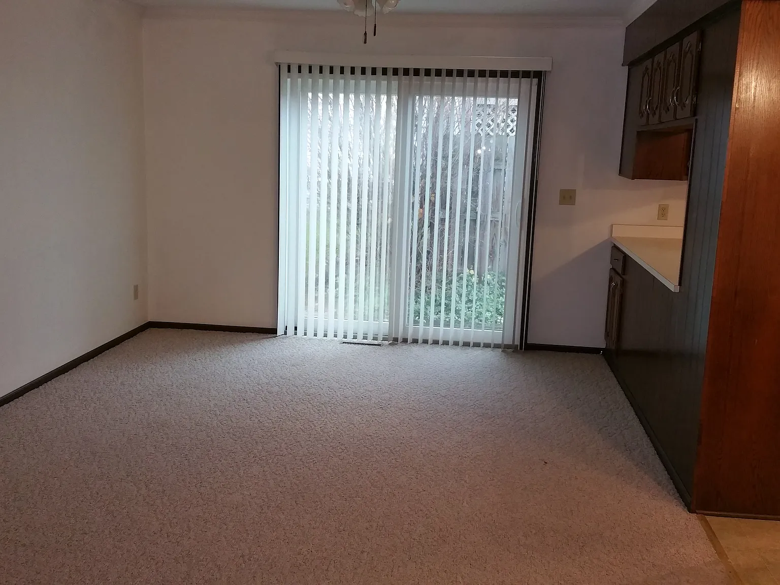 3 bed, 1800 sqft, $2,050 — Photo 4