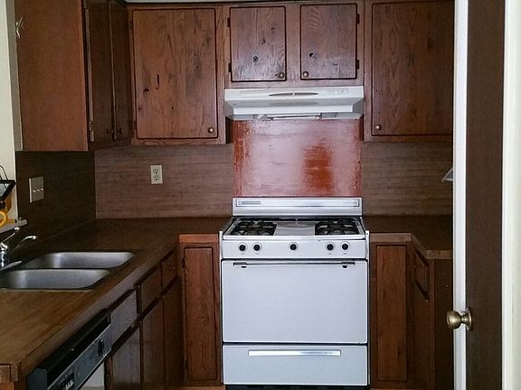 4th image of 11610 April Dr APT B