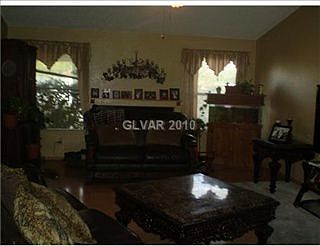 3rd image of 560 Brownlee Dr