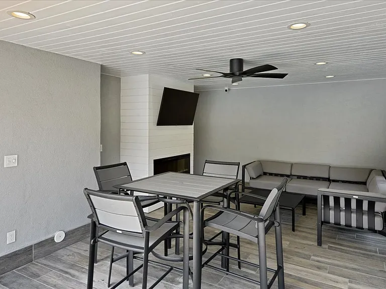Corona Pointe Resort — Photo 68
