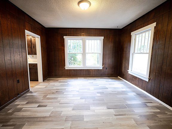 4th image of 424 Dolphin Ave