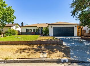 1050 W Avenue J6, Lancaster, CA 93534