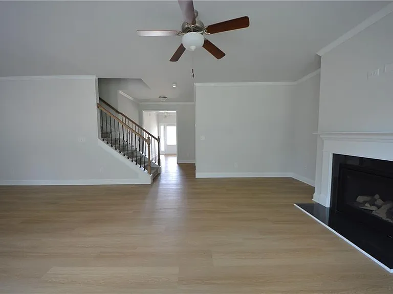 547 Hellen Valley Dr — Photo 23