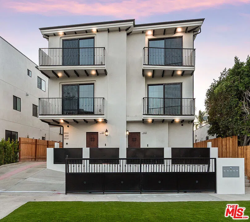 3 bed, 3.5 bath, 1884 sqft, $5,245 — Photo 2