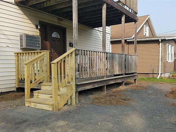 4th image of 89 Carlton St