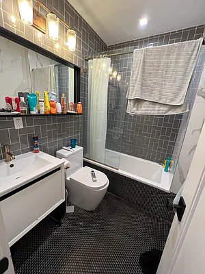 Rented by Delmark Realty LLC | media 89