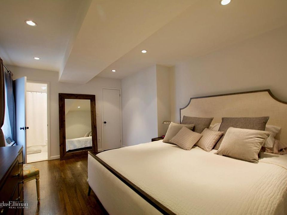 1st image of 2326 33rd St #2