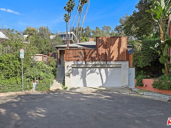 2nd image of 2278 Fink St