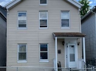 81 Hamilton St, East Orange, NJ 07017