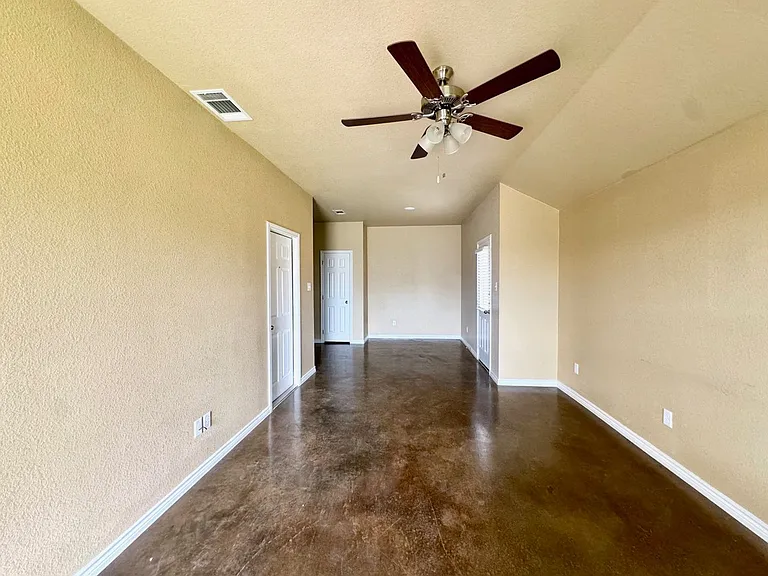 106 W Kathey Rd #B — Photo 9