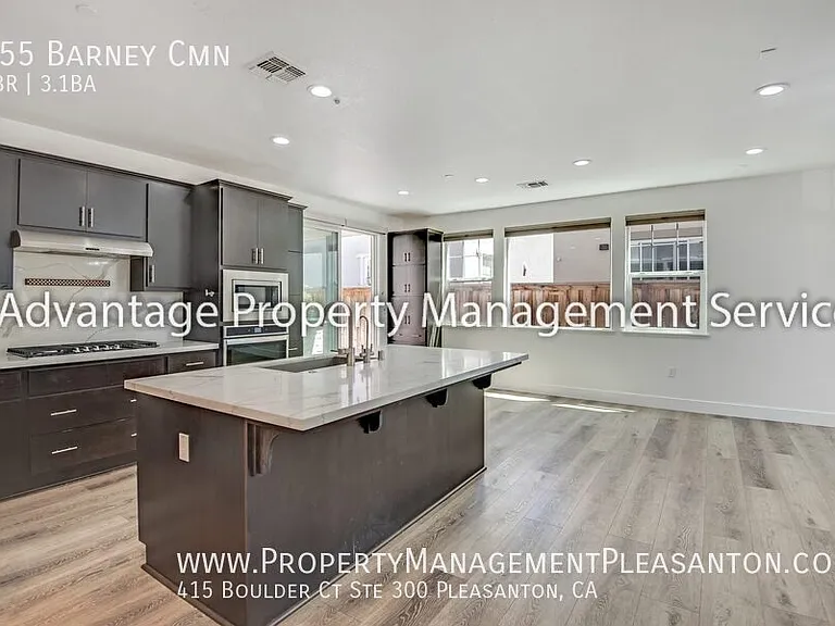 855 Barney Cmn — Photo 3