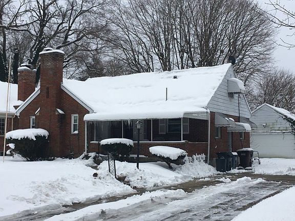 3rd image of 810 Golfview Ave