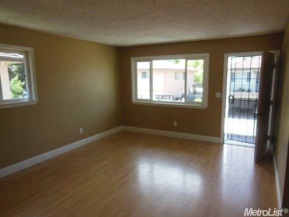 5th image of 4702 Greenholme Dr APT 4