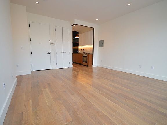 4th image of 83 Winthrop St #2D