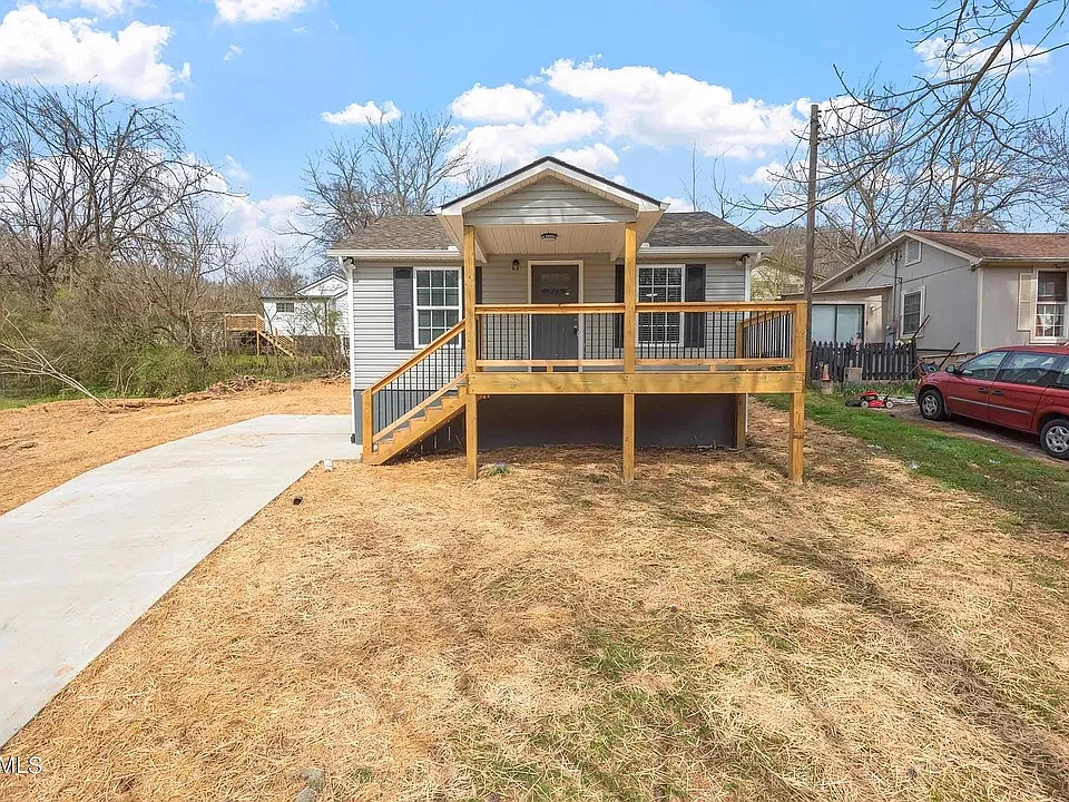 2715 Addison Dr