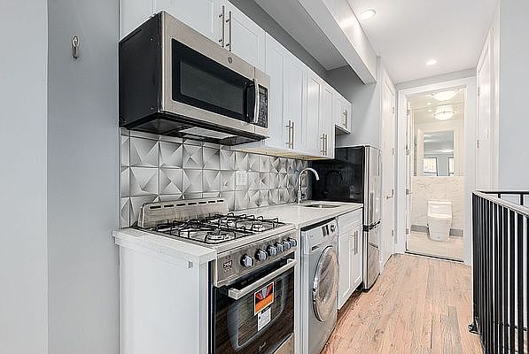 1st image of 347 Chauncey St #1B