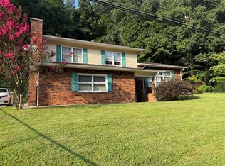 1148 Ja Yates St, Grundy, VA 24614