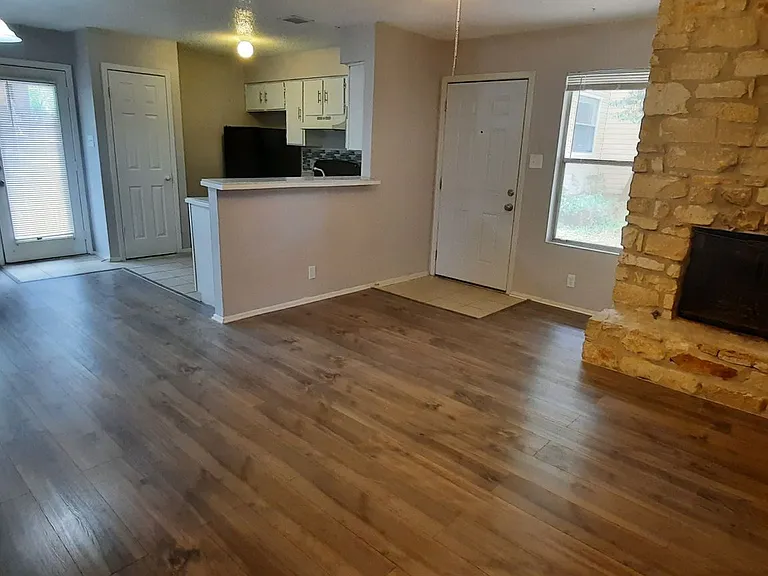 823 Taulbee Ln #B — Photo 8