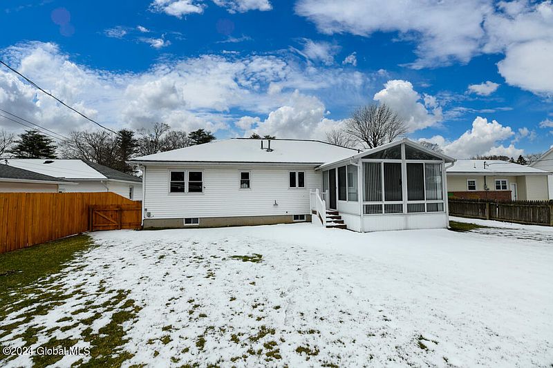 4th image of 12 Chapman Drive