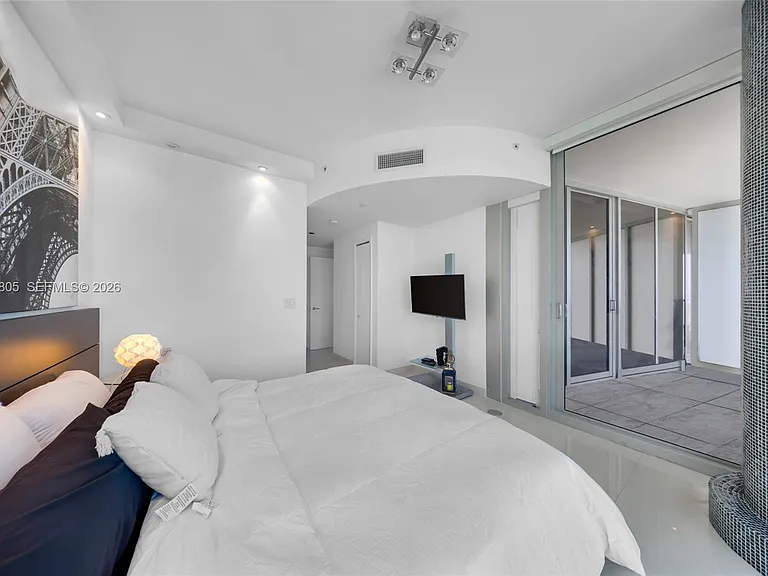 17121 Collins Ave #1406 — Photo 16