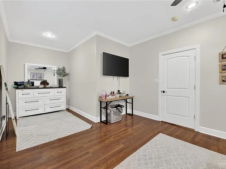 209 Robin Ave — Photo 13